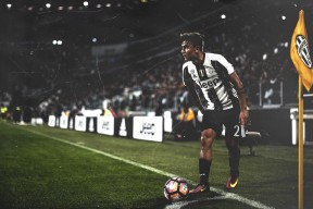 九游体育 -Ning在TL比赛中势不可挡，突破纪录引发热议！