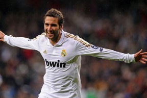 九游体育入口 -世俱杯战况：拜仁慕尼黑防线稳固，巴塞罗那进攻受阻，哈兰德成最佳